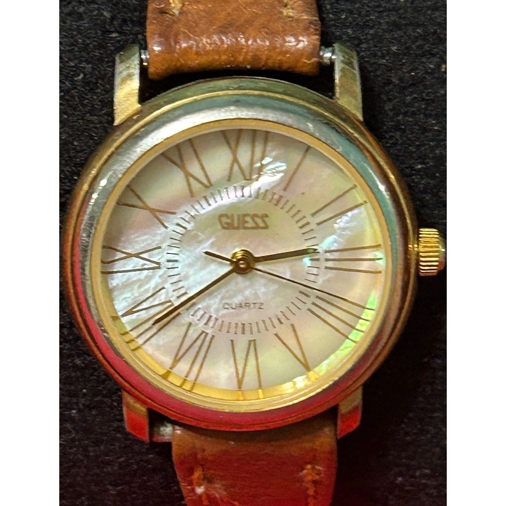 Guess Inc 1988 Womens Watch Gold Tone Hong Kong Made New Battery - Picture 1 of 16